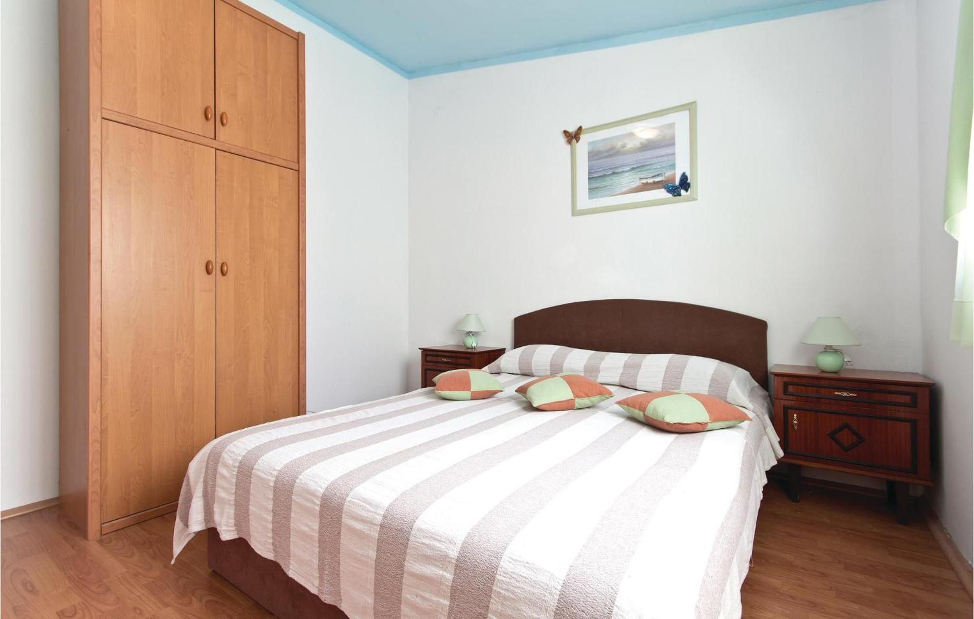 3 Bedroom Gorgeous Apartment In Marčana Exteriör bild